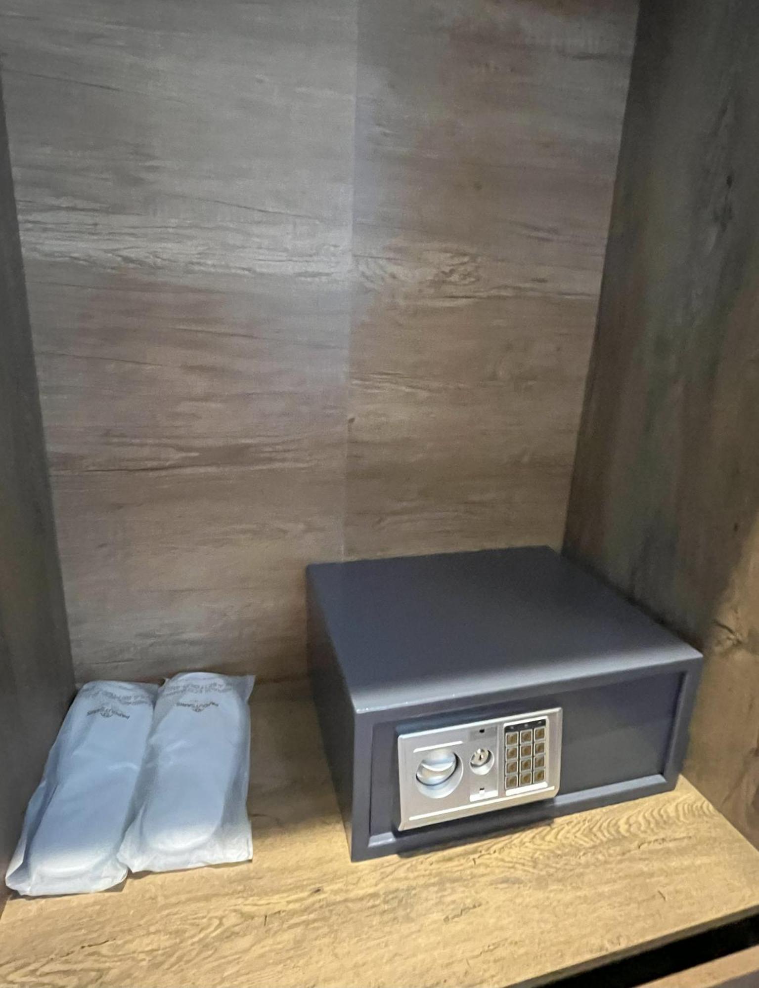 Downtown Suites By Athens Tower Bagian luar foto